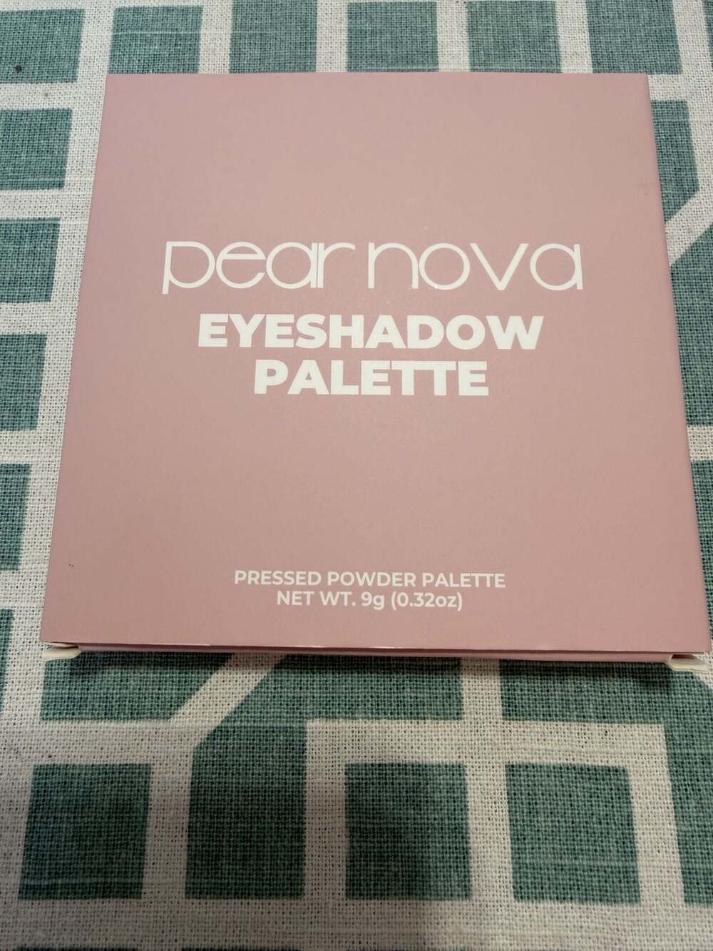 Pear Nova 7-Color Eyeshadow Palette